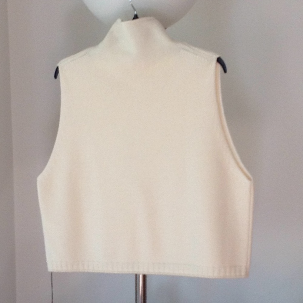 💲🔴💲INC - Ivory Cropped Waist Sweater by HERS